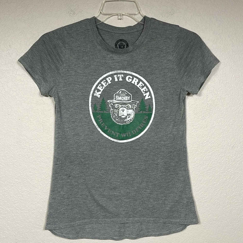 Smokey The Bear “Keep It Green Prevention Wildfires” Grey Graphic T-Shirt Small